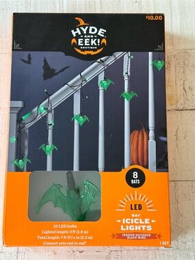 Hyde and Eek! Boutique 8 Bat Icicle Lights Halloween Decor NEW 6 Ft. Green 1 Set